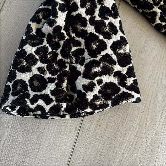 Women’s Forever 21 Leopard Print 3/4 Bell Sleeve Textured Snap Front Coat - Picture 5 of 7